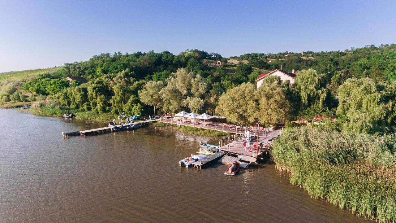 Enpi Lake Resort Iasi Exteriör bild