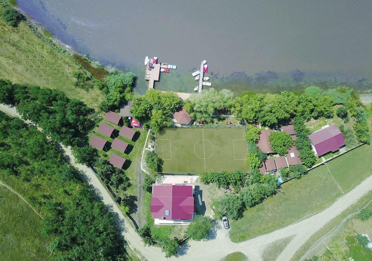 Enpi Lake Resort Iasi Exteriör bild