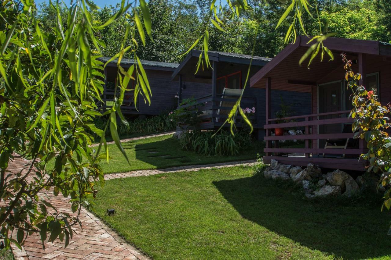 Enpi Lake Resort Iasi Exteriör bild