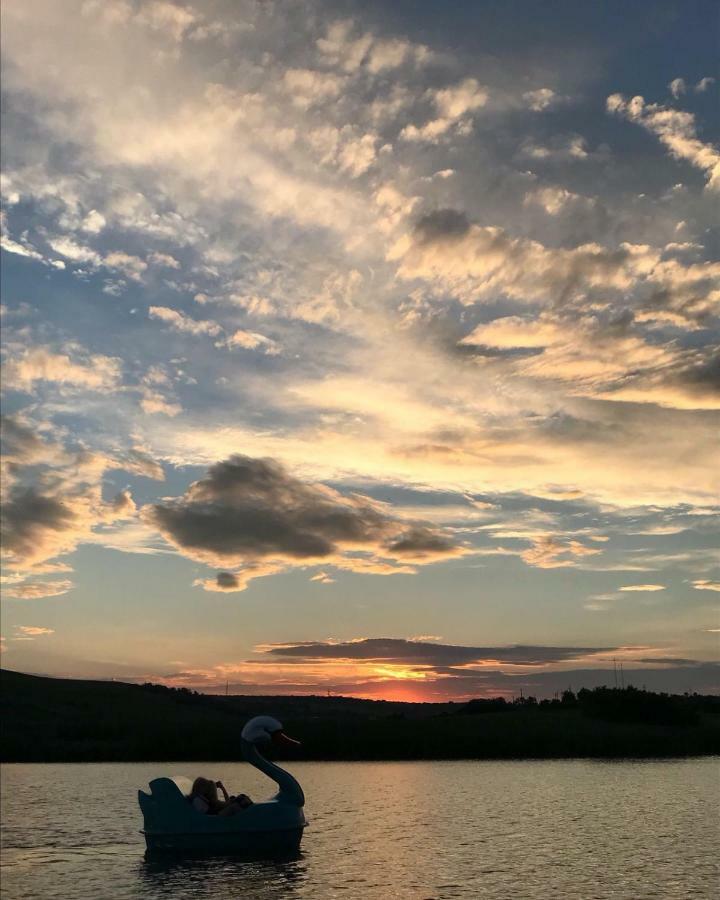 Enpi Lake Resort Iasi Exteriör bild